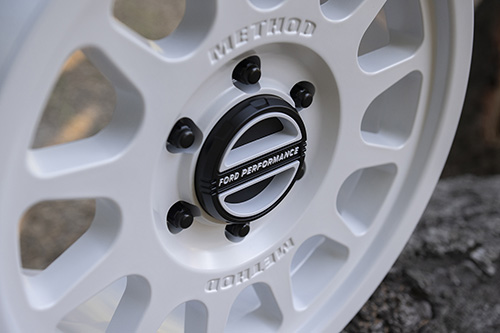 BRONCO 17" X 8.5" METHOD WHEEL + CENTER CAP WHITE